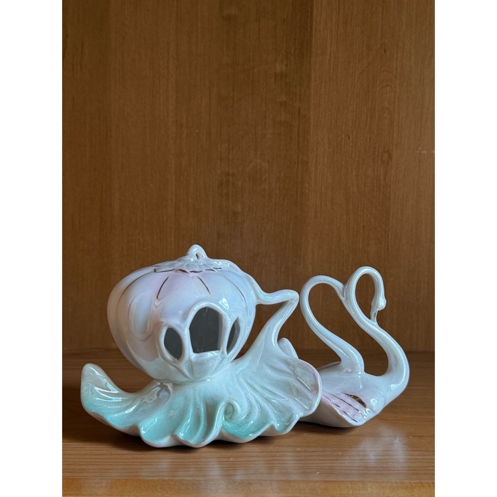 Vintage Capodimonte Porcelain Swan Pumpkin Carriage Figurine Pearlescent Trim - Picture 6 of 15